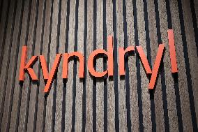 Kindryl Japan signboard and logo